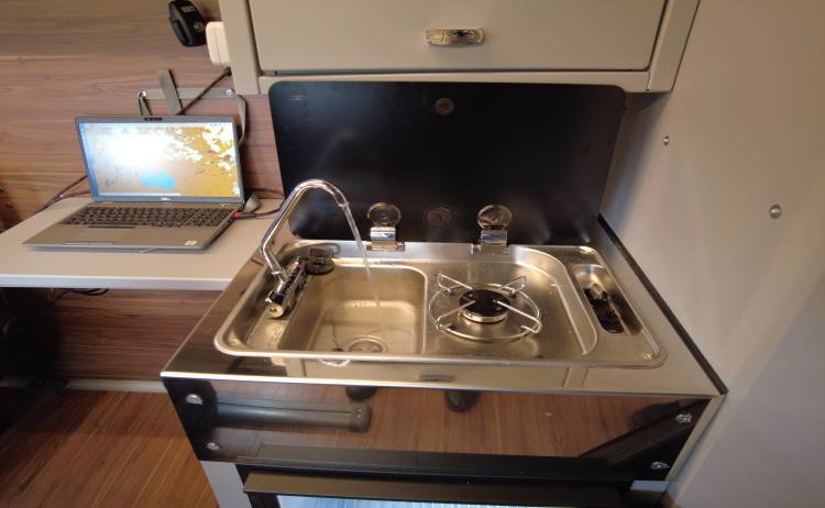 Crawler Mobile Command Center Mercedes Benz Actross 3332