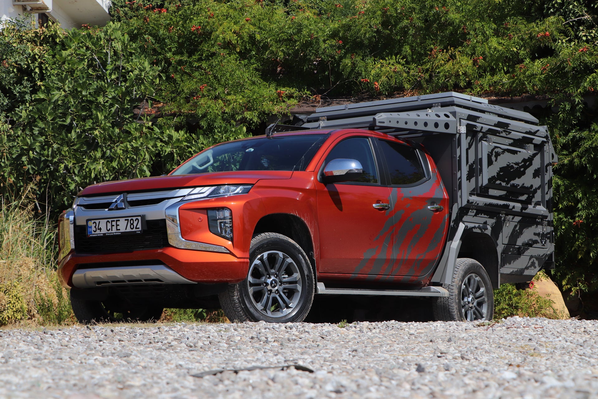 dachzelt mitsubishi l200 CMP 190 Camper for Mitsubishi L200 – Pop-Up Overland Cabin Built for 3 –  Northea